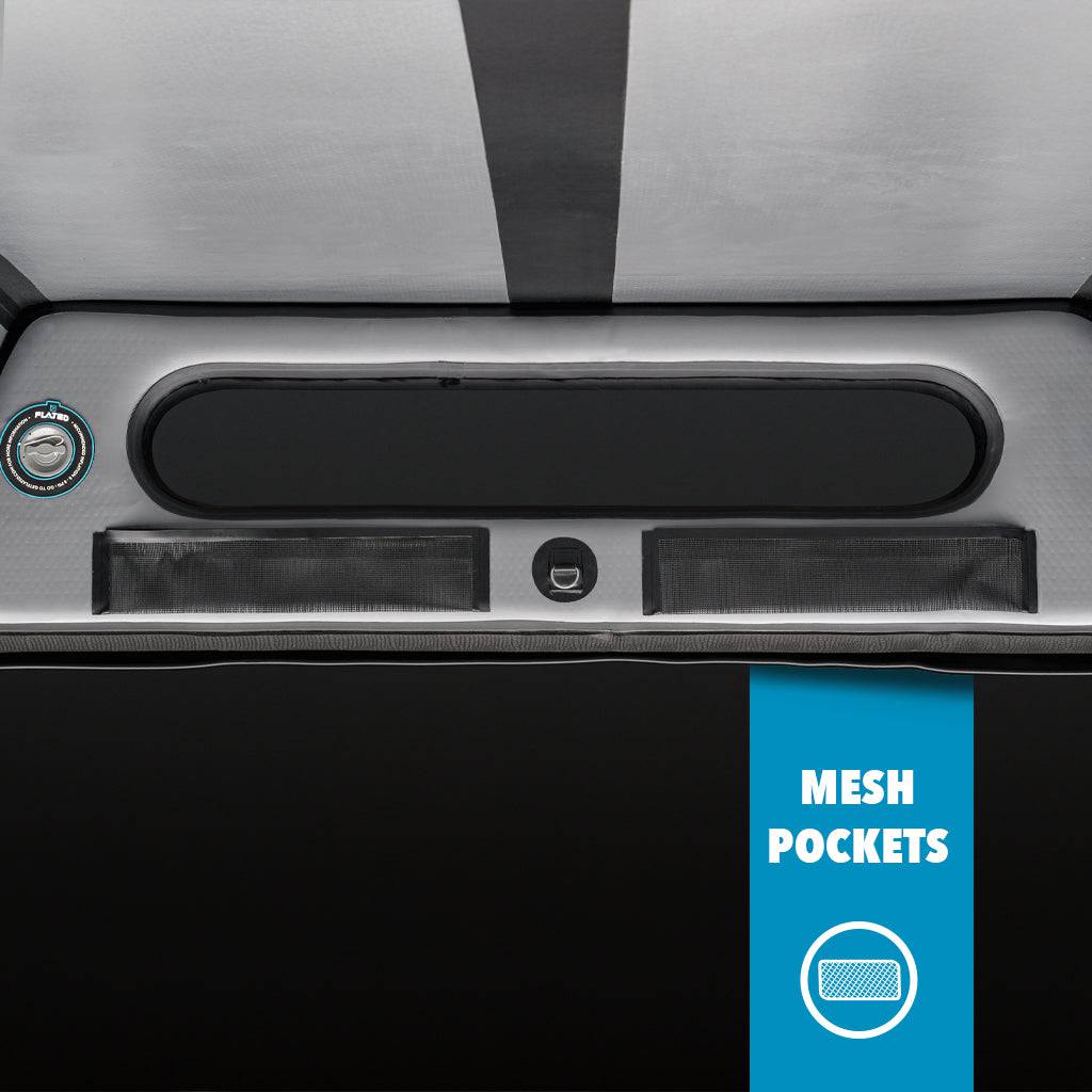 Close-up of the FLATED MID-SHORT HR MR53 interior wall, featuring a valve, one long black mesh pocket, two smaller mesh pockets, and a blue label on the right reading “Mesh Pockets” with a pocket icon.