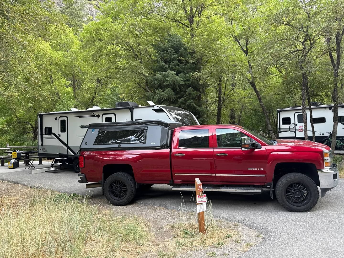 Chevrolet Silverado 2500 & 3500 Air-Topper Fit Photos